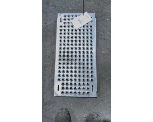 INTERNATIONAL LT DECK (CATWALK) STEP