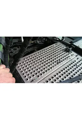 INTERNATIONAL LT DECK (CATWALK) STEP