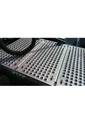 INTERNATIONAL LT DECK (CATWALK) STEP