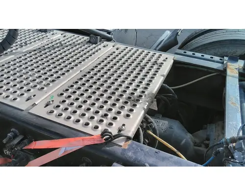 INTERNATIONAL LT DECK (CATWALK) STEP