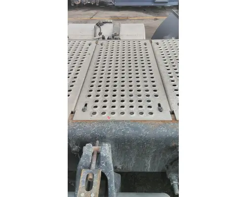 INTERNATIONAL LT DECK (CATWALK) STEP