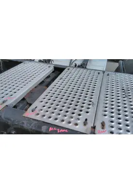 INTERNATIONAL LT DECK (CATWALK) STEP