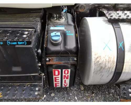 INTERNATIONAL LT DEF TANK