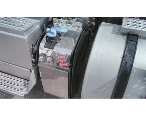 INTERNATIONAL LT DEF TANK