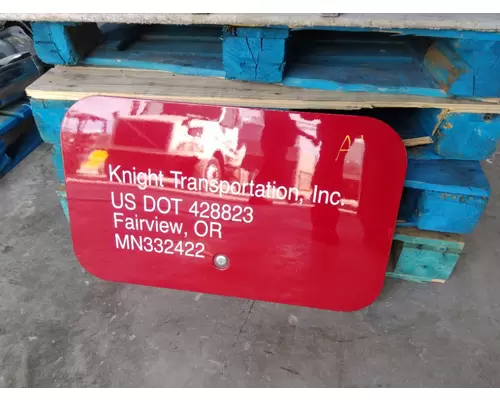 INTERNATIONAL LT DOOR, COMPARTMENT