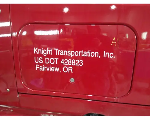 INTERNATIONAL LT DOOR, COMPARTMENT