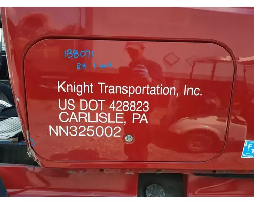INTERNATIONAL LT DOOR, COMPARTMENT