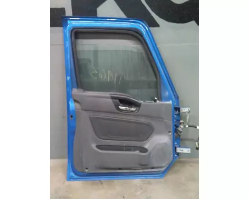 INTERNATIONAL LT DOOR ASSEMBLY, FRONT