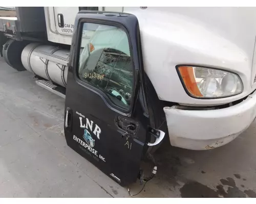 INTERNATIONAL LT DOOR ASSEMBLY, FRONT