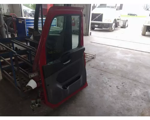 INTERNATIONAL LT DOOR ASSEMBLY, FRONT