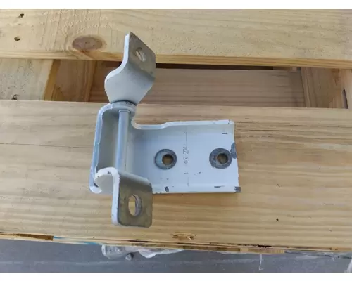 INTERNATIONAL LT DOOR HINGE