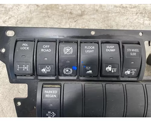 INTERNATIONAL LT Dash  Console Switch