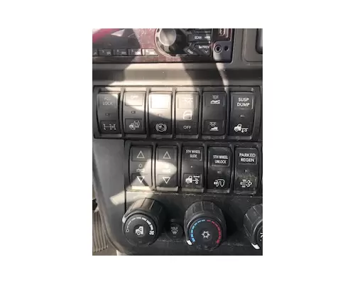 INTERNATIONAL LT DashConsole Switch