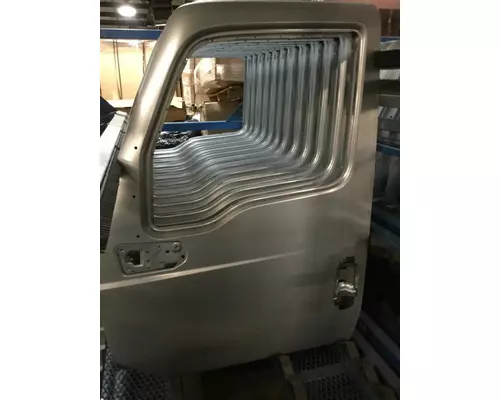 INTERNATIONAL LT Door Assembly, Front