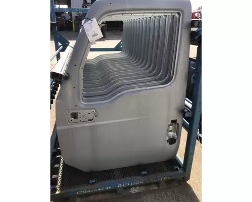 INTERNATIONAL LT Door Assembly, Front