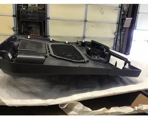 INTERNATIONAL LT Door Panel (Trim)