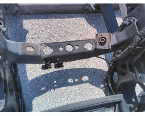 INTERNATIONAL LT ENGINE MOUNTS, VEHICLE (FRONT)