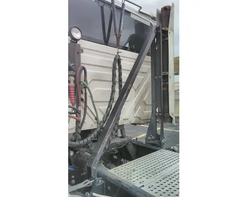 INTERNATIONAL LT EXHAUSTMUFFLER BRACKET