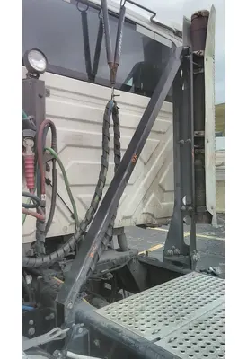 INTERNATIONAL LT EXHAUST/MUFFLER BRACKET