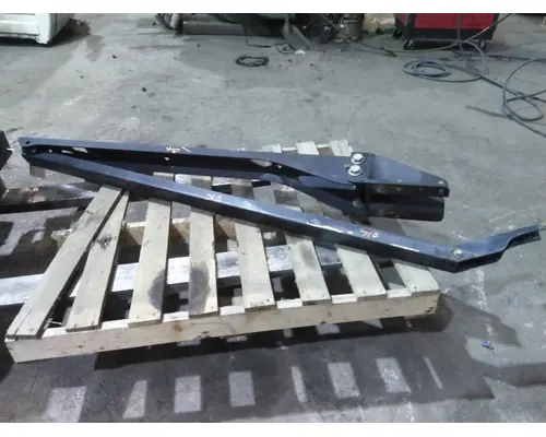 INTERNATIONAL LT EXHAUSTMUFFLER BRACKET