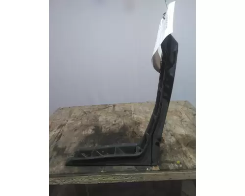 INTERNATIONAL LT FAIRING BRACKETMOUNT