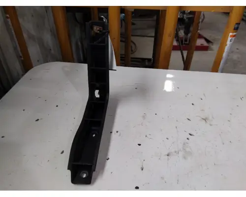 INTERNATIONAL LT FAIRING BRACKETMOUNT