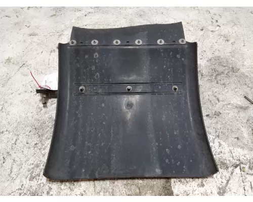 INTERNATIONAL LT FENDER, QUARTERHALF REAR