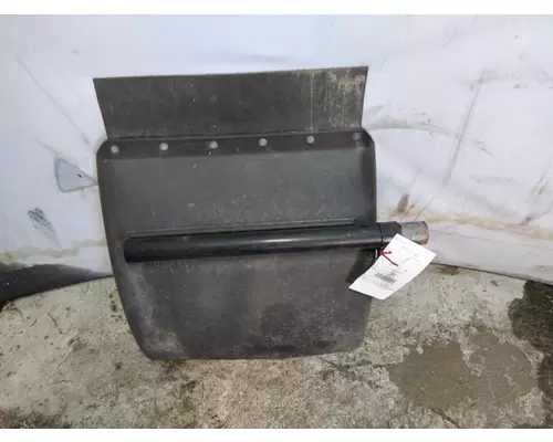 INTERNATIONAL LT FENDER, QUARTERHALF REAR