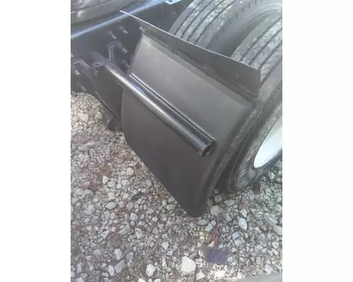 INTERNATIONAL LT FENDER, QUARTERHALF REAR