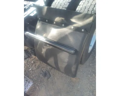 INTERNATIONAL LT FENDER, QUARTERHALF REAR