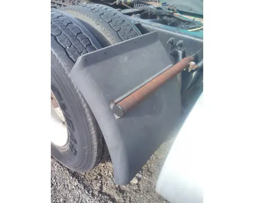 INTERNATIONAL LT FENDER, QUARTERHALF REAR
