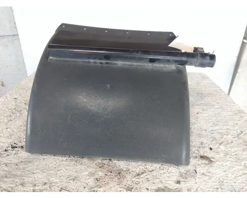 INTERNATIONAL LT FENDER, QUARTERHALF REAR