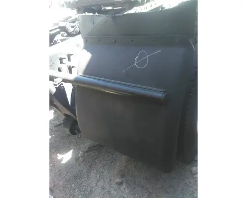 INTERNATIONAL LT FENDER, QUARTERHALF REAR