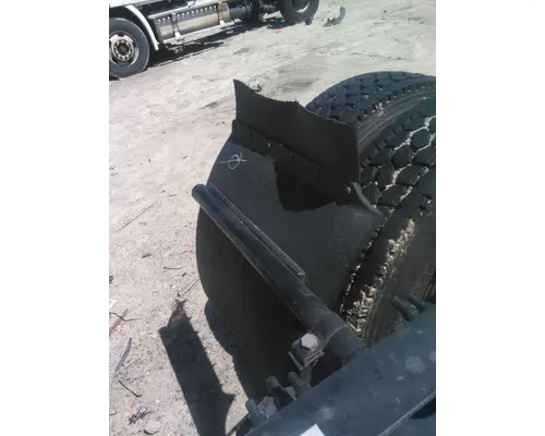 INTERNATIONAL LT FENDER, QUARTERHALF REAR