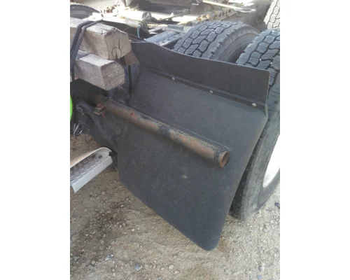 INTERNATIONAL LT FENDER, QUARTERHALF REAR