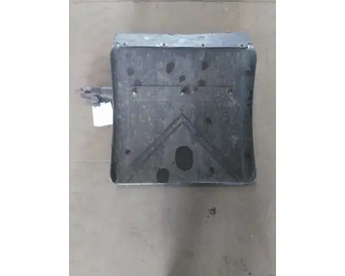 INTERNATIONAL LT FENDER, QUARTERHALF REAR