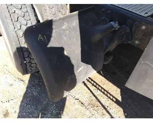 INTERNATIONAL LT FENDER, QUARTERHALF REAR