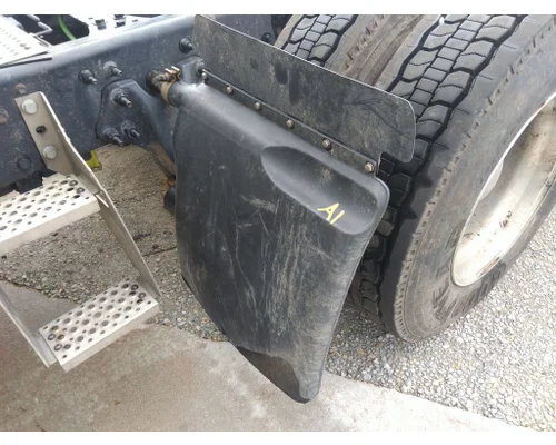 INTERNATIONAL LT FENDER, QUARTER/HALF REAR