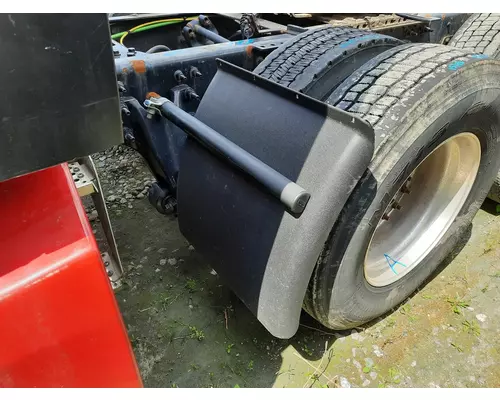 INTERNATIONAL LT FENDER, QUARTERHALF REAR