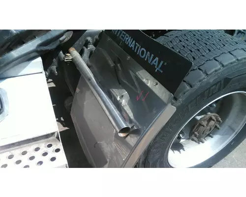 INTERNATIONAL LT FENDER, QUARTERHALF REAR
