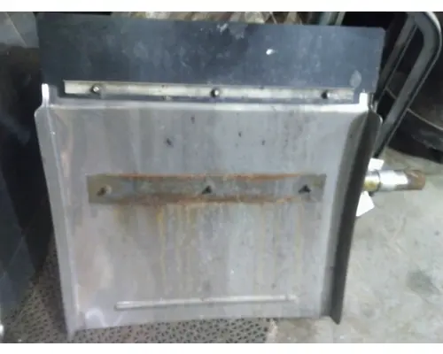 INTERNATIONAL LT FENDER, QUARTERHALF REAR