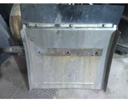 INTERNATIONAL LT FENDER, QUARTERHALF REAR
