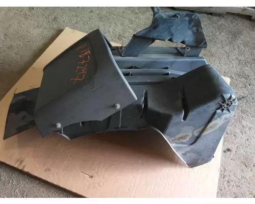 INTERNATIONAL LT FENDER, SPLASH SHIELDGUARD