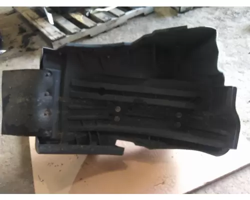 INTERNATIONAL LT FENDER, SPLASH SHIELDGUARD