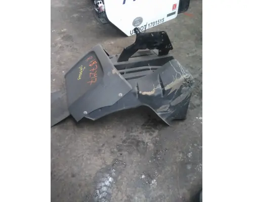 INTERNATIONAL LT FENDER, SPLASH SHIELDGUARD