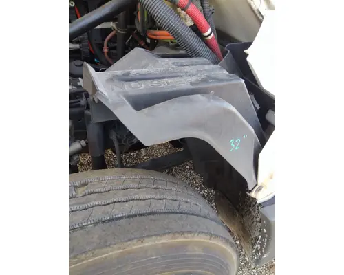 INTERNATIONAL LT FENDER, SPLASH SHIELDGUARD