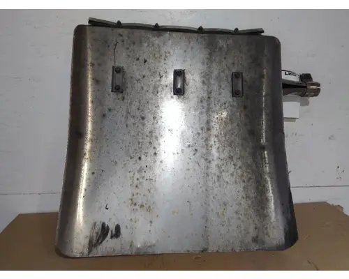 INTERNATIONAL LT FENDER, SPLASH SHIELDGUARD