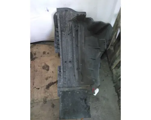 INTERNATIONAL LT FENDER, SPLASH SHIELDGUARD