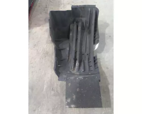 INTERNATIONAL LT FENDER, SPLASH SHIELDGUARD