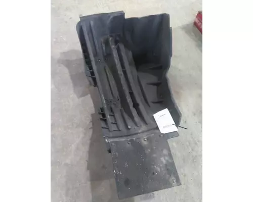 INTERNATIONAL LT FENDER, SPLASH SHIELDGUARD
